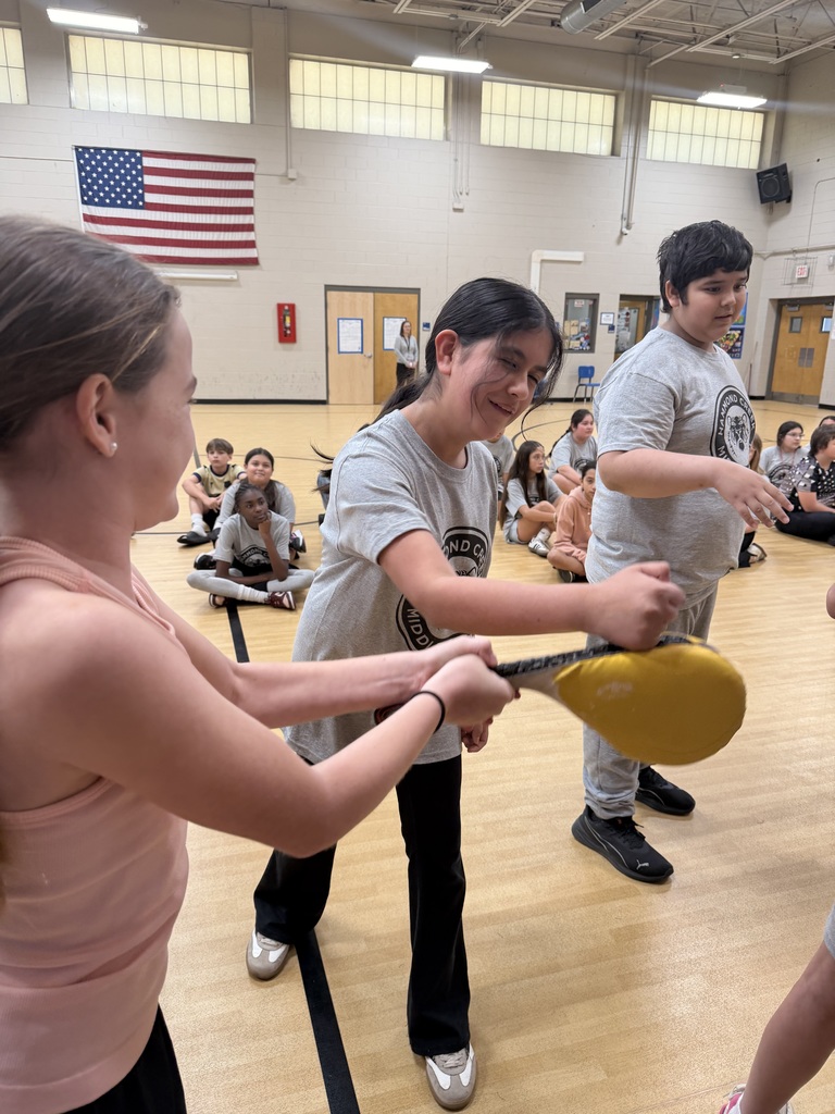 kids doing martial arts