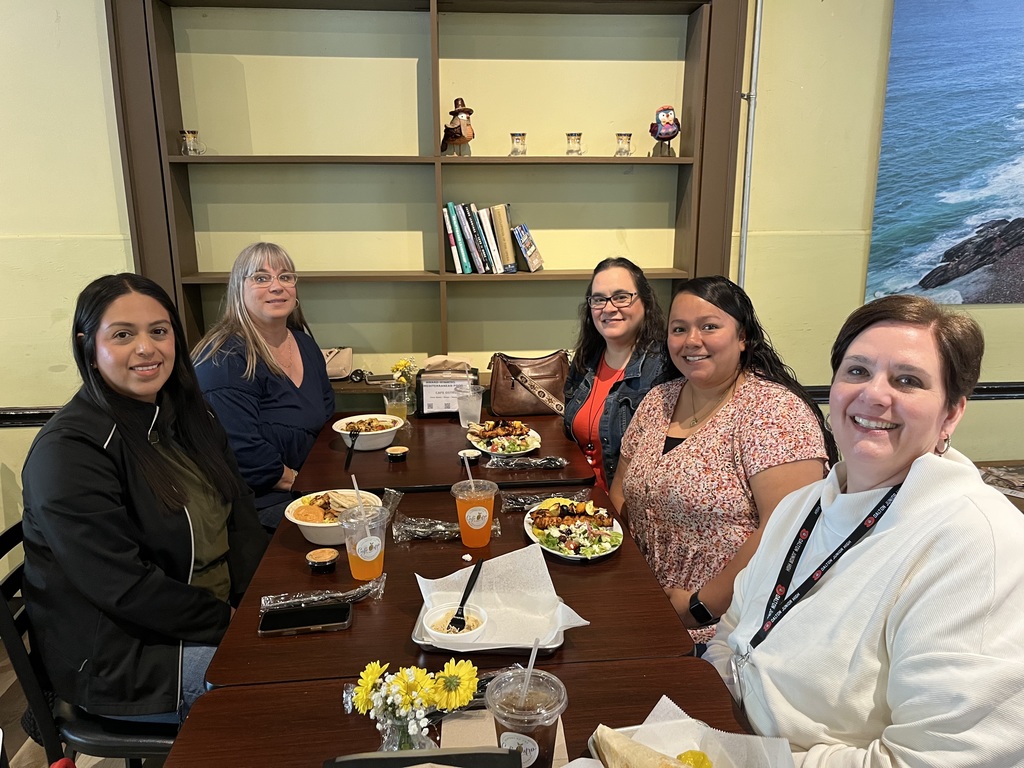 Ladies eating lunch at a restaurant for Administrative Professionals Day