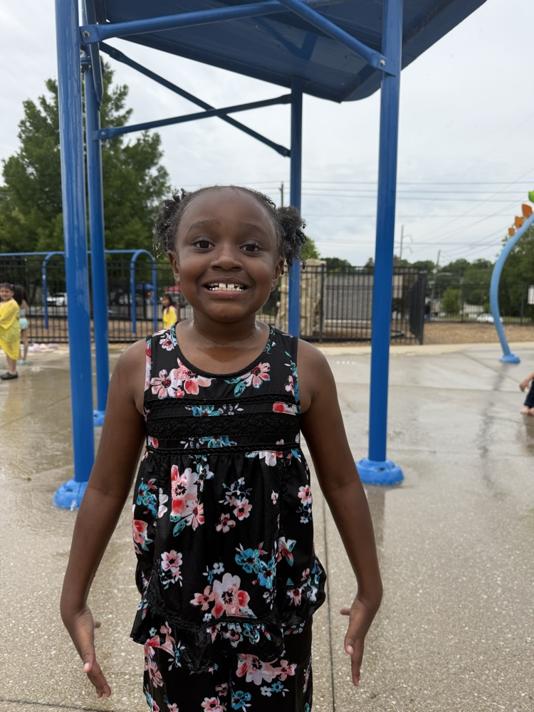 students at splash pad 