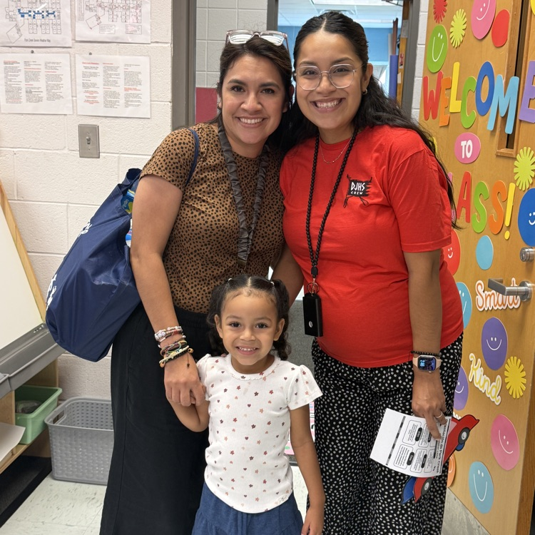 photos from meet your teacher event 