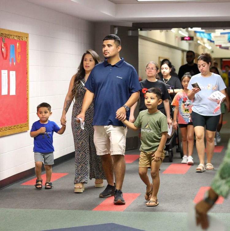 photos from meet your teacher event 