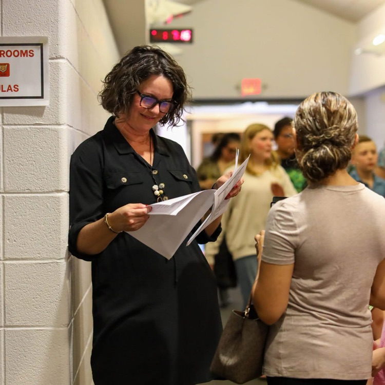 photos from meet your teacher event 
