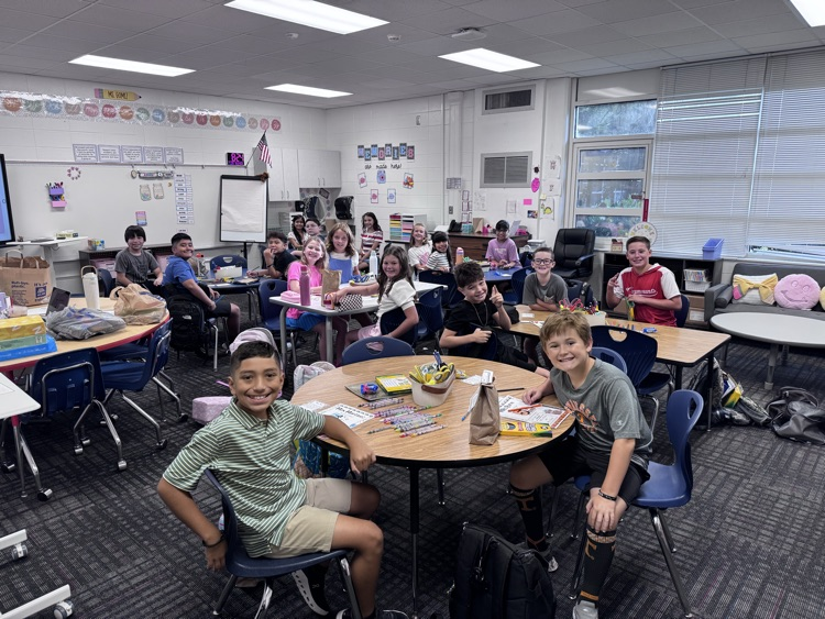 A picture of Ms. Gomez class in their classroom 