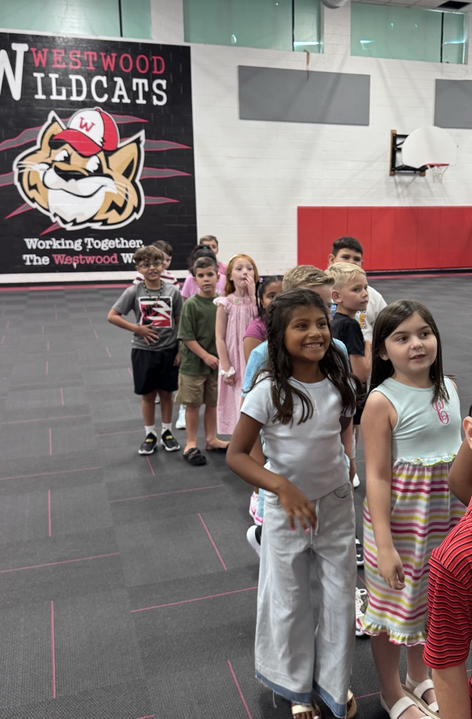 Students getting in line at the gym 