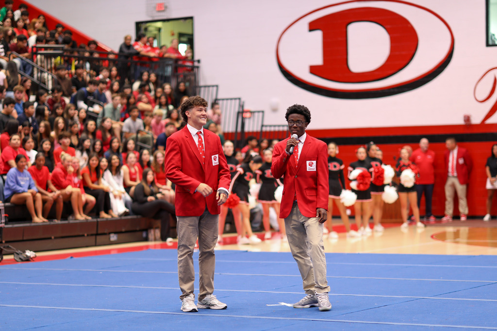 Loud pep rally, louder spirit 🐾 Great way to kick off Homecoming Weekend, Catamounts. Can't wait to see who takes the spirit stick tonight!