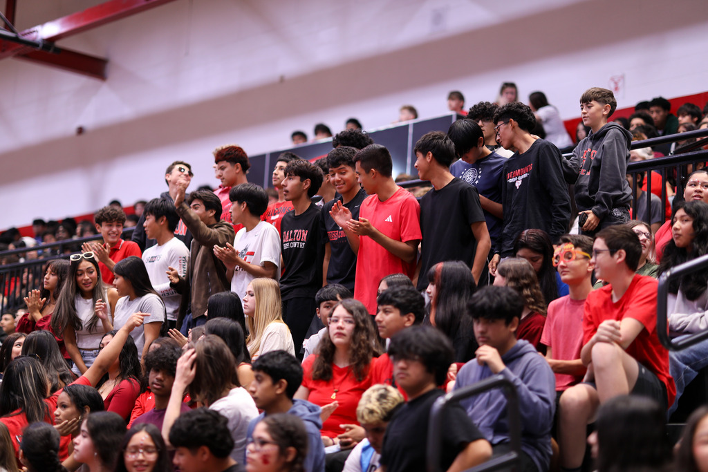 Loud pep rally, louder spirit 🐾 Great way to kick off Homecoming Weekend, Catamounts. Can't wait to see who takes the spirit stick tonight!