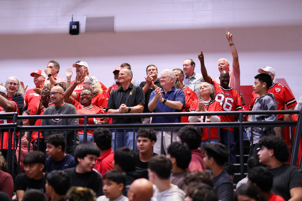Loud pep rally, louder spirit 🐾 Great way to kick off Homecoming Weekend, Catamounts. Can't wait to see who takes the spirit stick tonight!