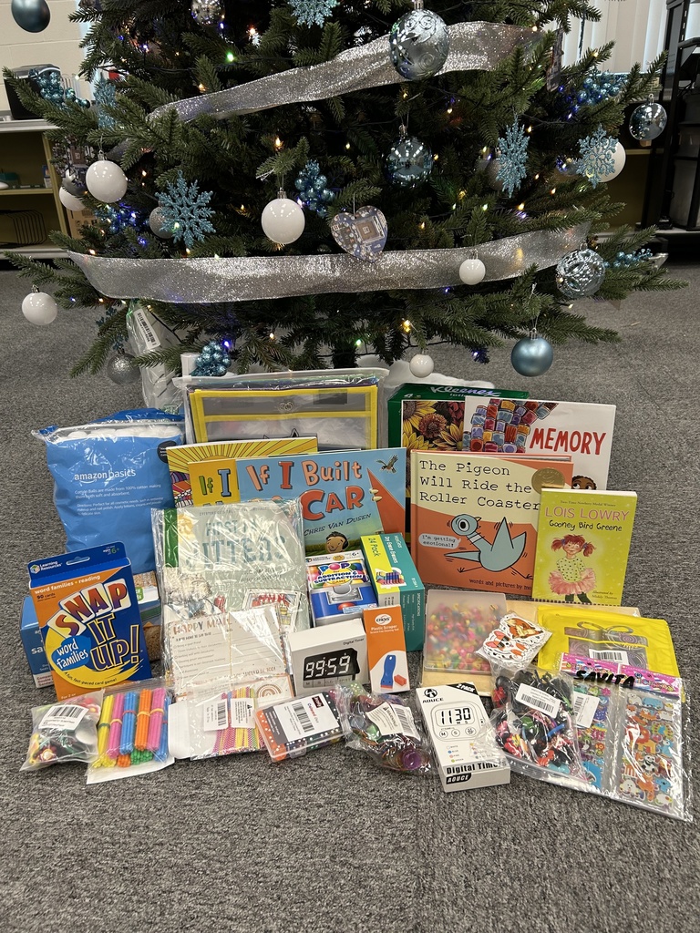 No text - Christmas tree with presents under it