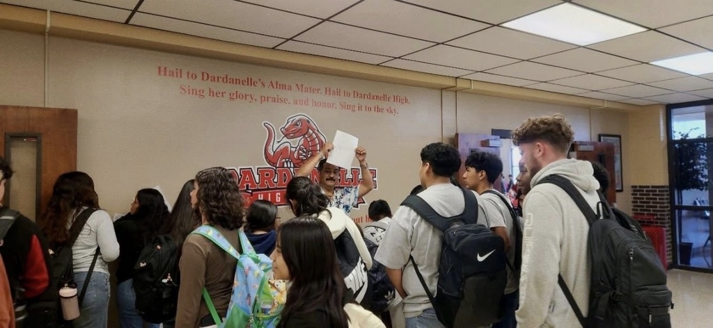 Representatives from the Hispanic Heritage Festival visited our school to invite students to volunteer at the upcoming event on September 27. This is a wonderful opportunity to get involved in the community and earn service hours!