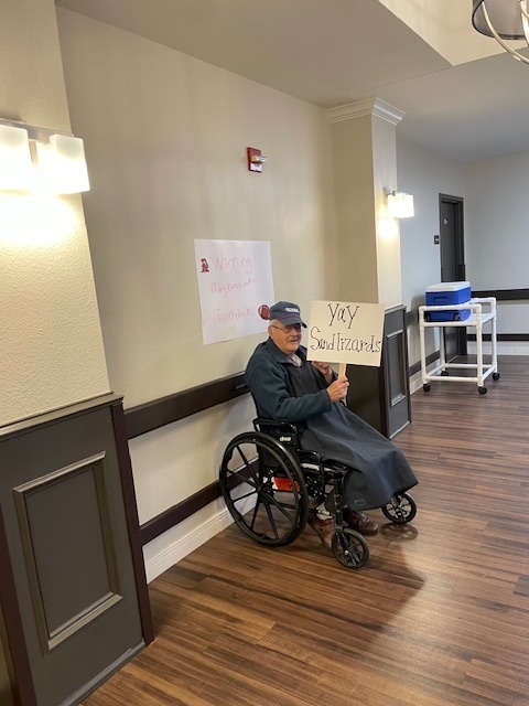 A huge thank you to the residents of the nursing home for supporting our Sand Lizard football team! Your encouragement means so much to our players, and knowing you’re cheering them on truly lifts their spirits. We appreciate you all more than you know!