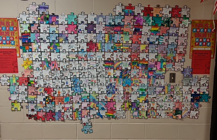 DCE students pledging to live a safe, healthy and drug free life