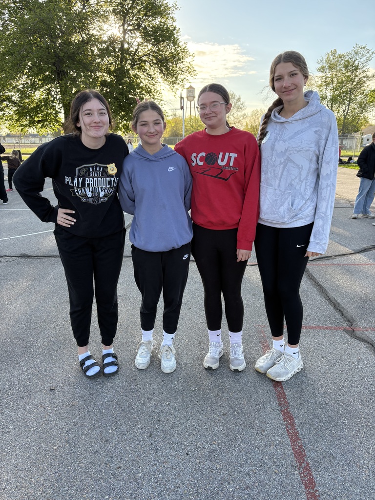 NHS members hanging out with elementary students this morning.