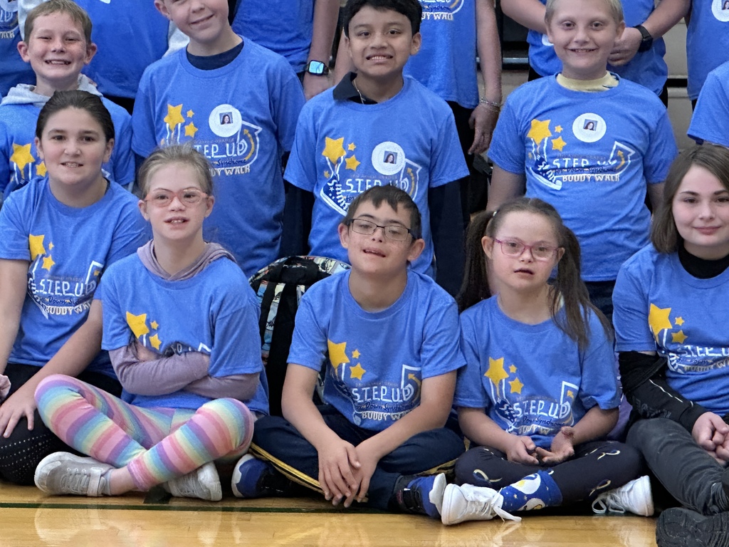 Picture of 5th grade students in shirts