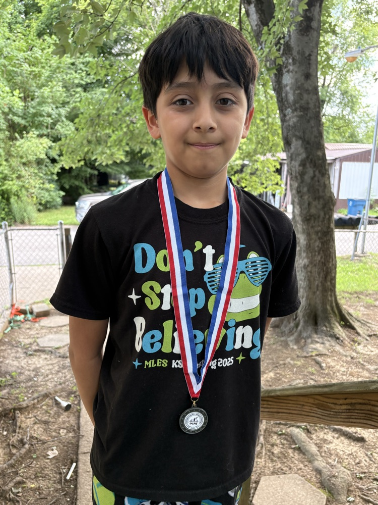 Meadow Lands student with medal