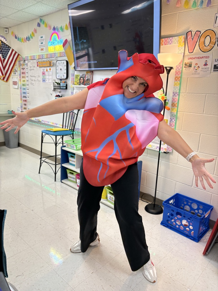 teacher dressed up as heart
