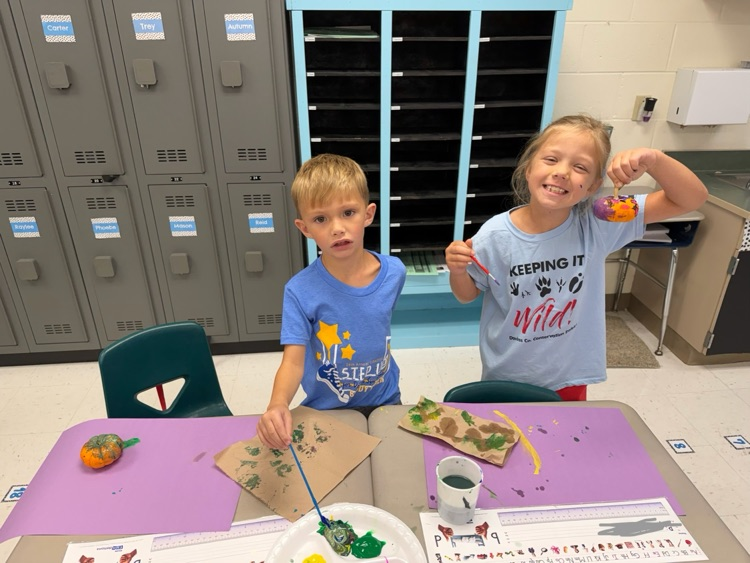 painting pumpkins