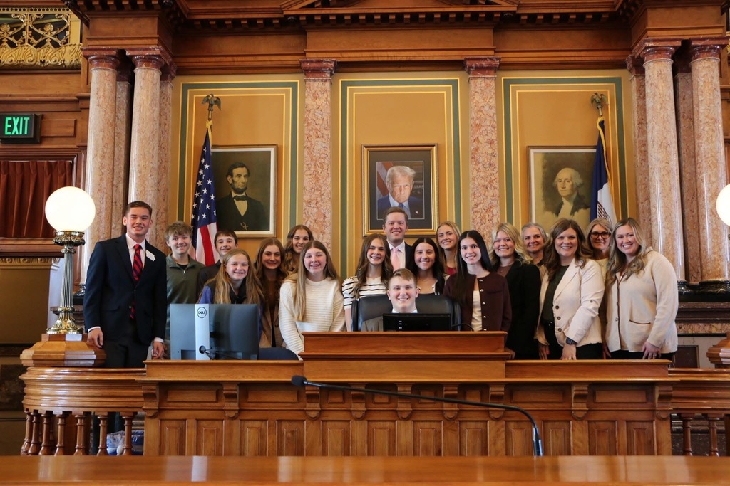 Photo of students at the State Capitol. 