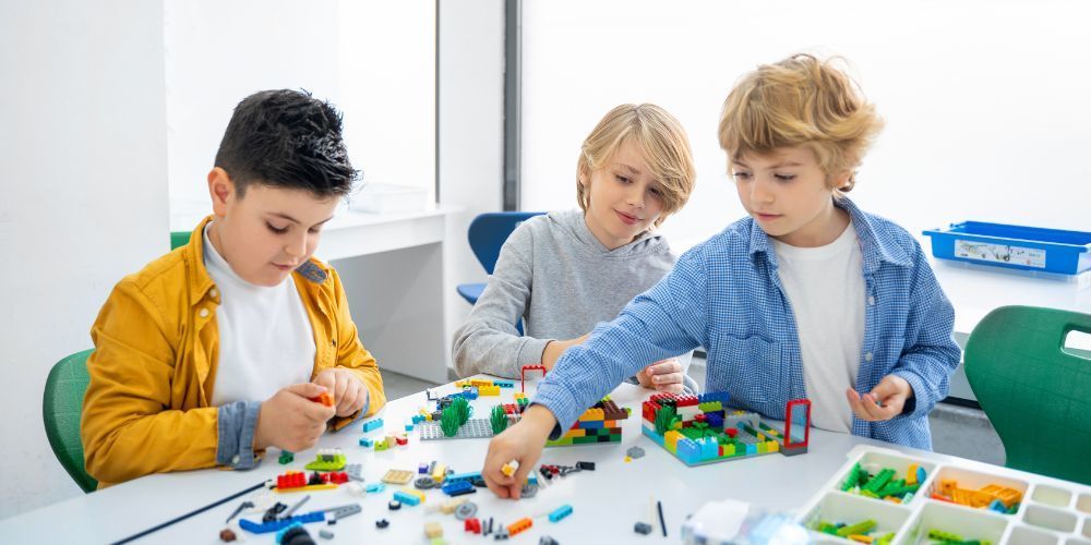 Kids building legos