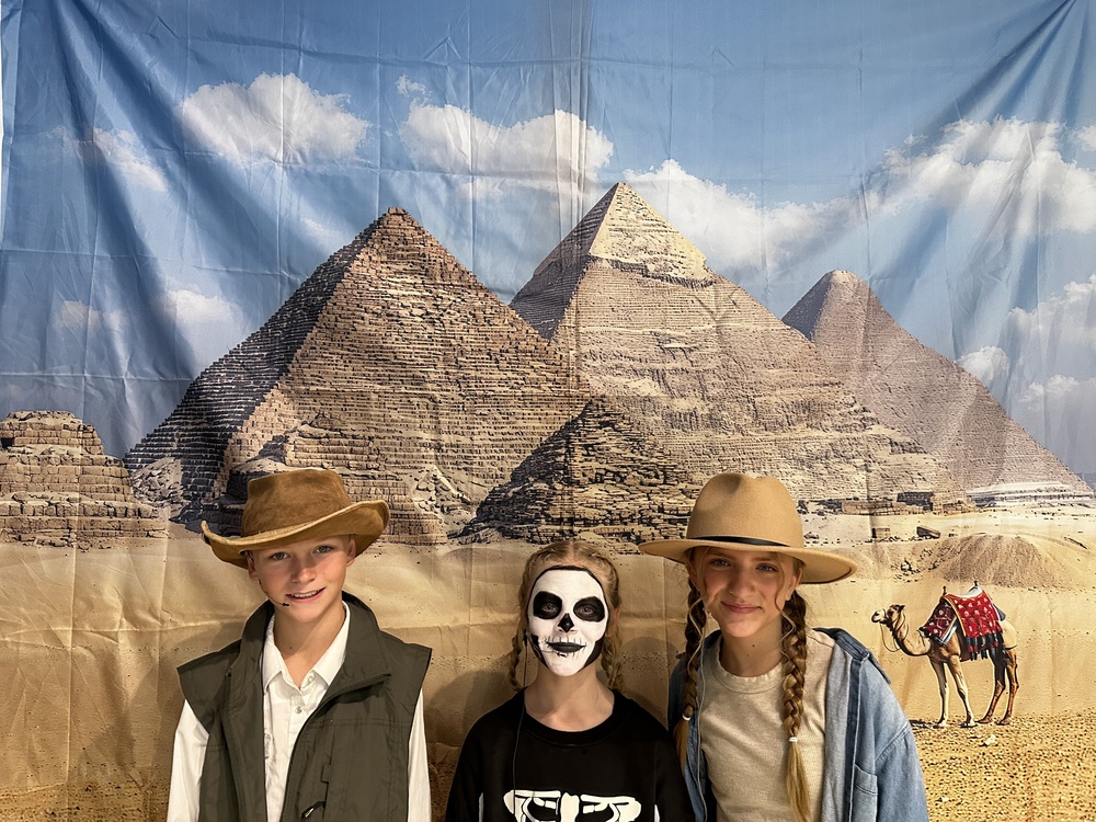 Tut, Lucy, and Taki invite you to come and see Dig it!