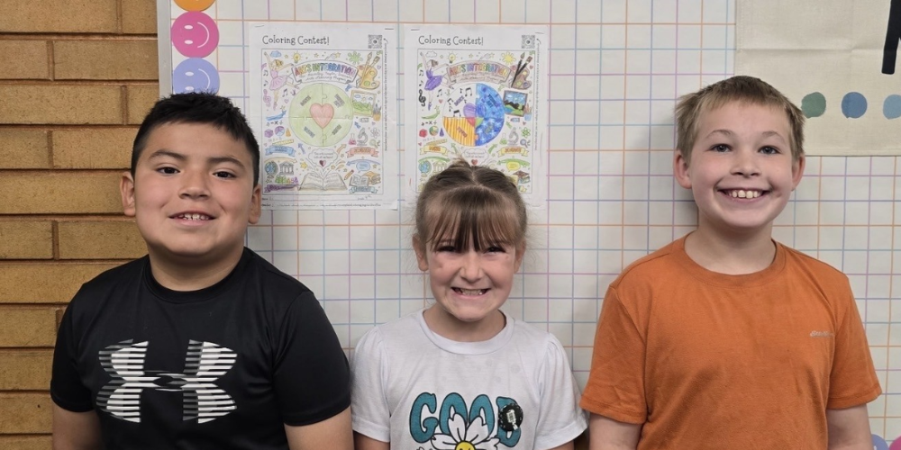 children who won coloring  contest