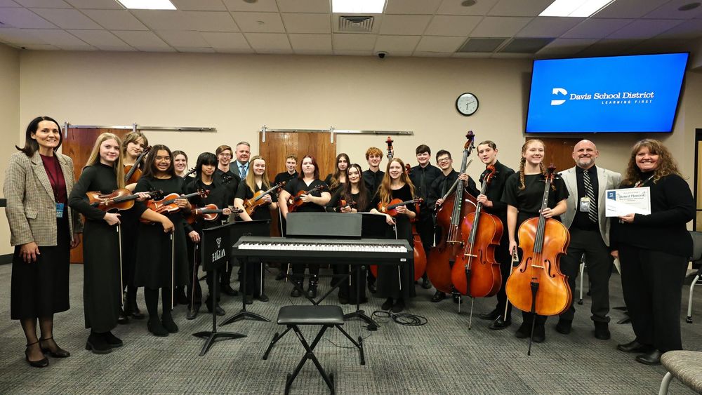 WPJH Orchestra plays at DSD Board Mtg