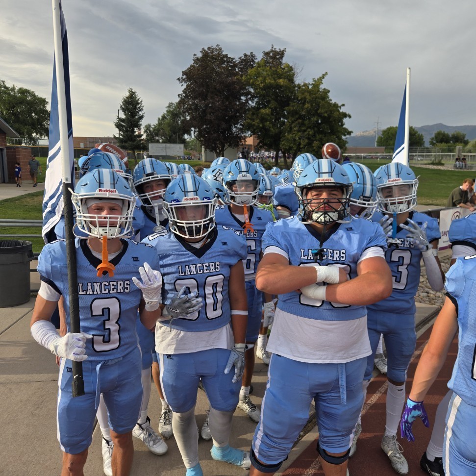 Football players standing ready!