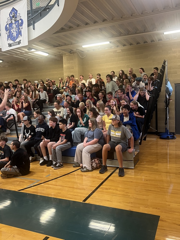 students showing school spirit