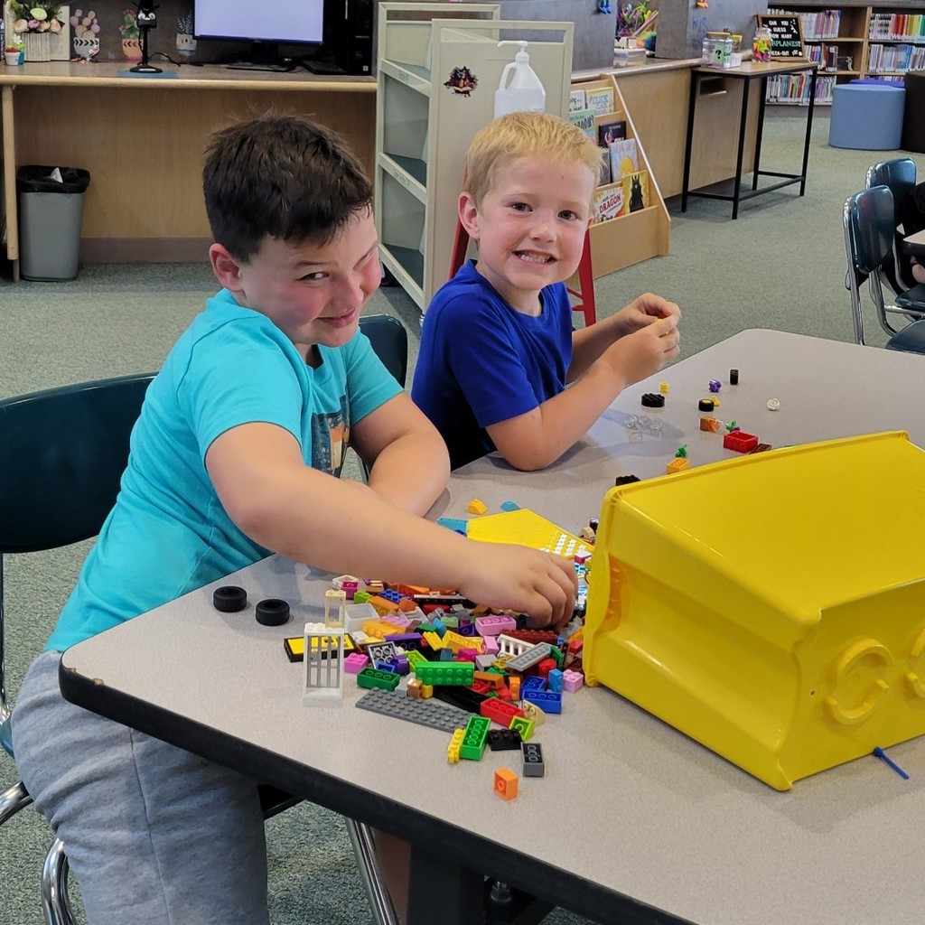 Students build with Legos in Library.