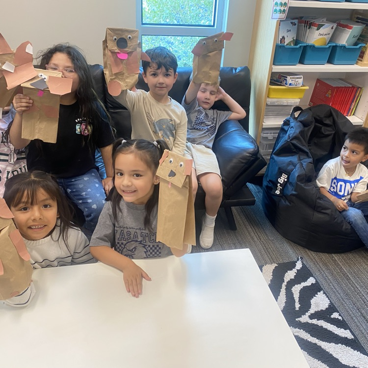 kinder puppets