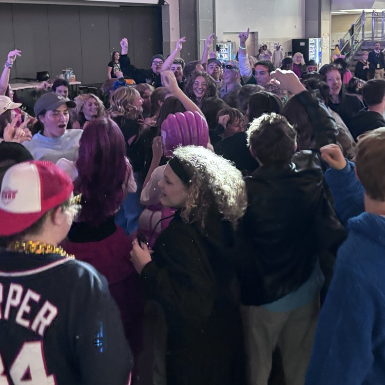 kids dancing at the stomp.