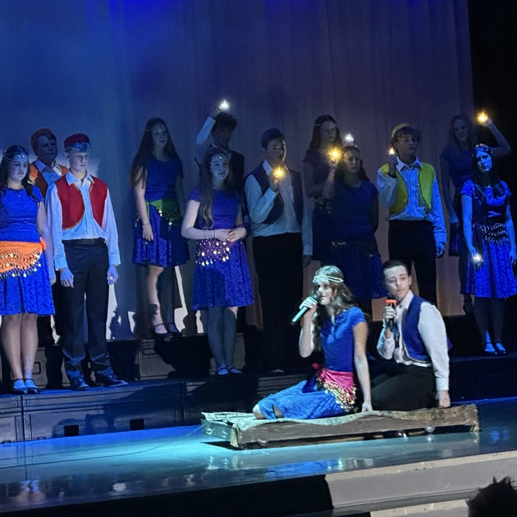 FFJH students singing & performing on stage