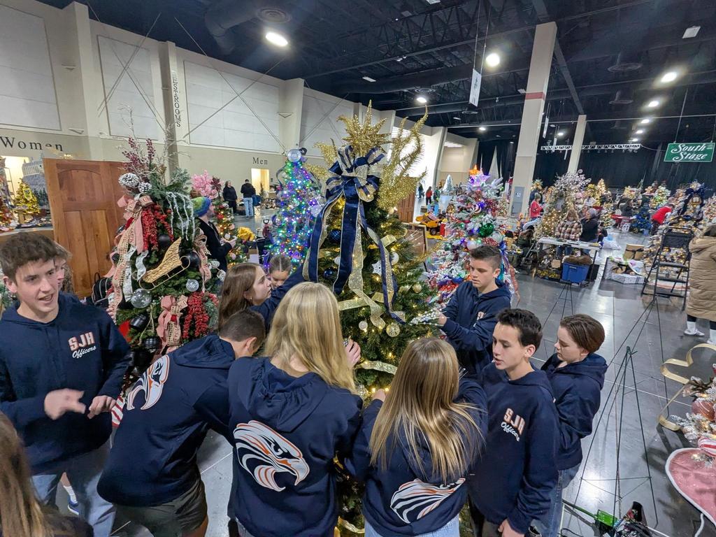 Student government at Festival of Trees fundraiser 2025