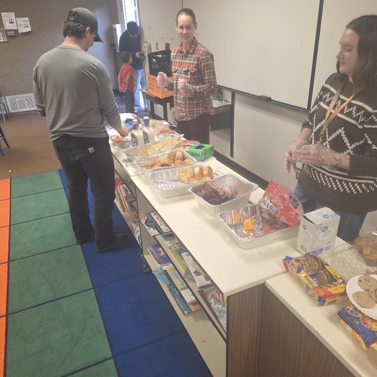 prepared food for Friendsgiving