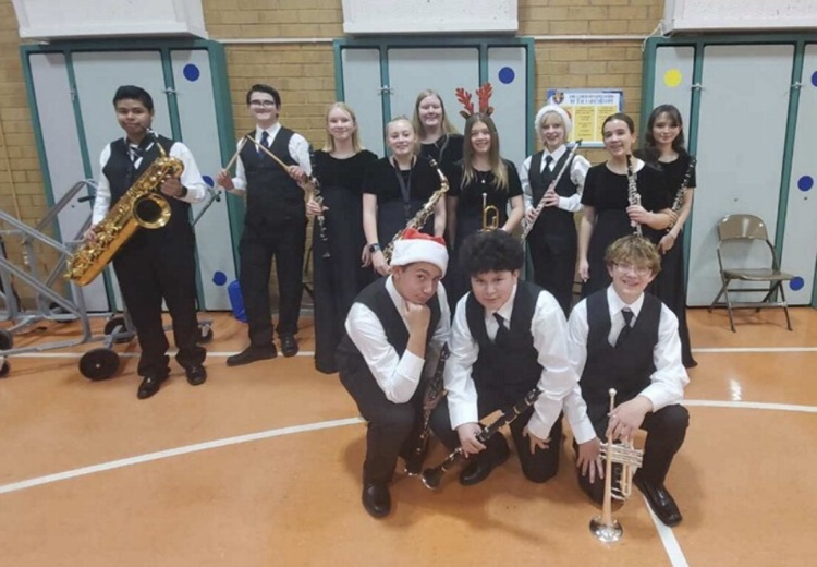 band students posing for a picture
