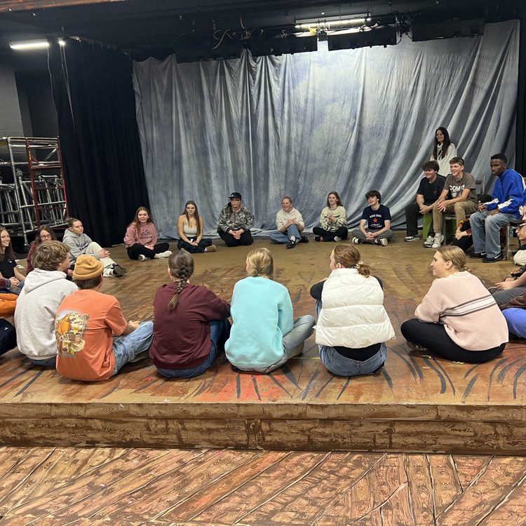 SDJH students learning from WX students  