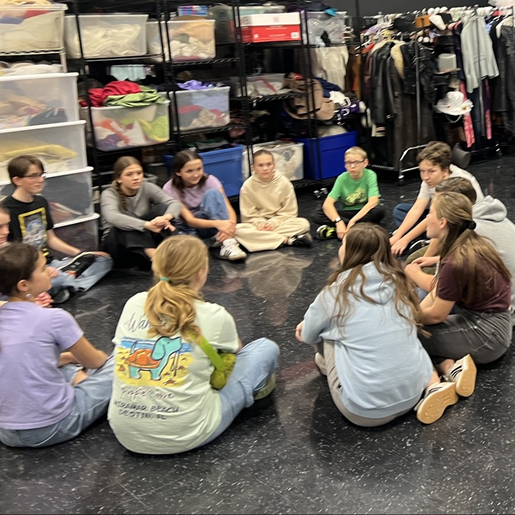 SDJH students learning from WX students. 