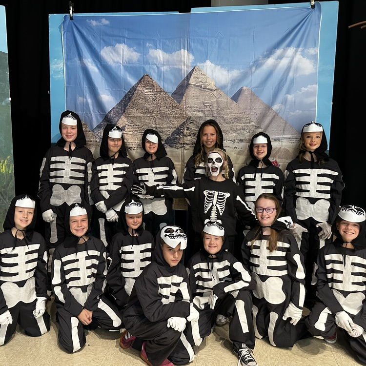 skeleton dancers