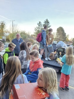 Taylor Elementary students participate in service project