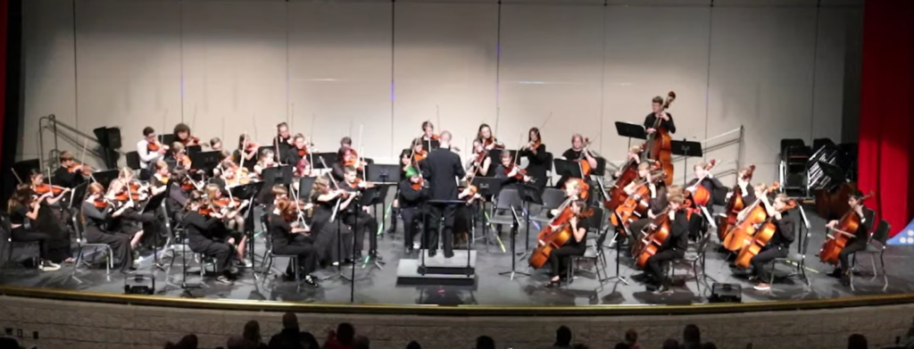 kjh orchestra performing on the stage