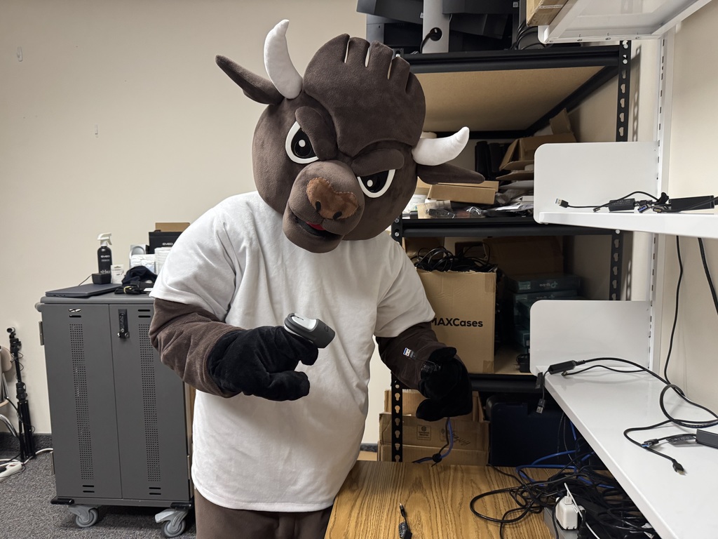 Chip in the STS office with a scanner