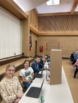 6th Graders showed their science experiments through Power Point presentations or Science boards.