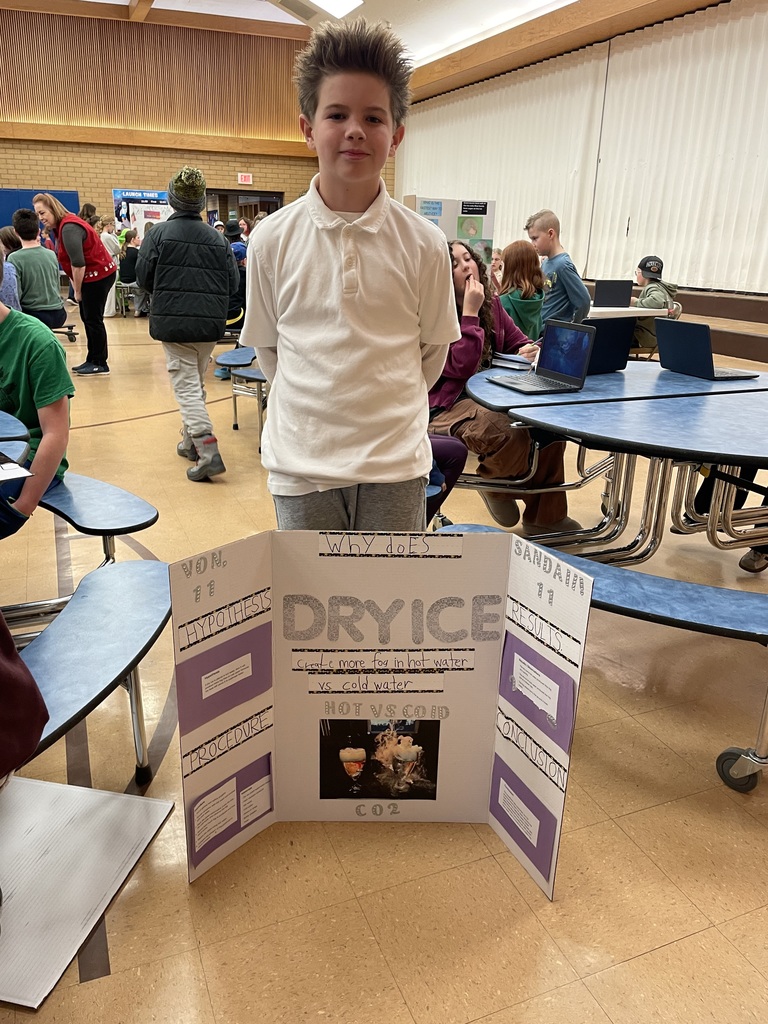 Von showed the science behind dry ice, pretty cool!