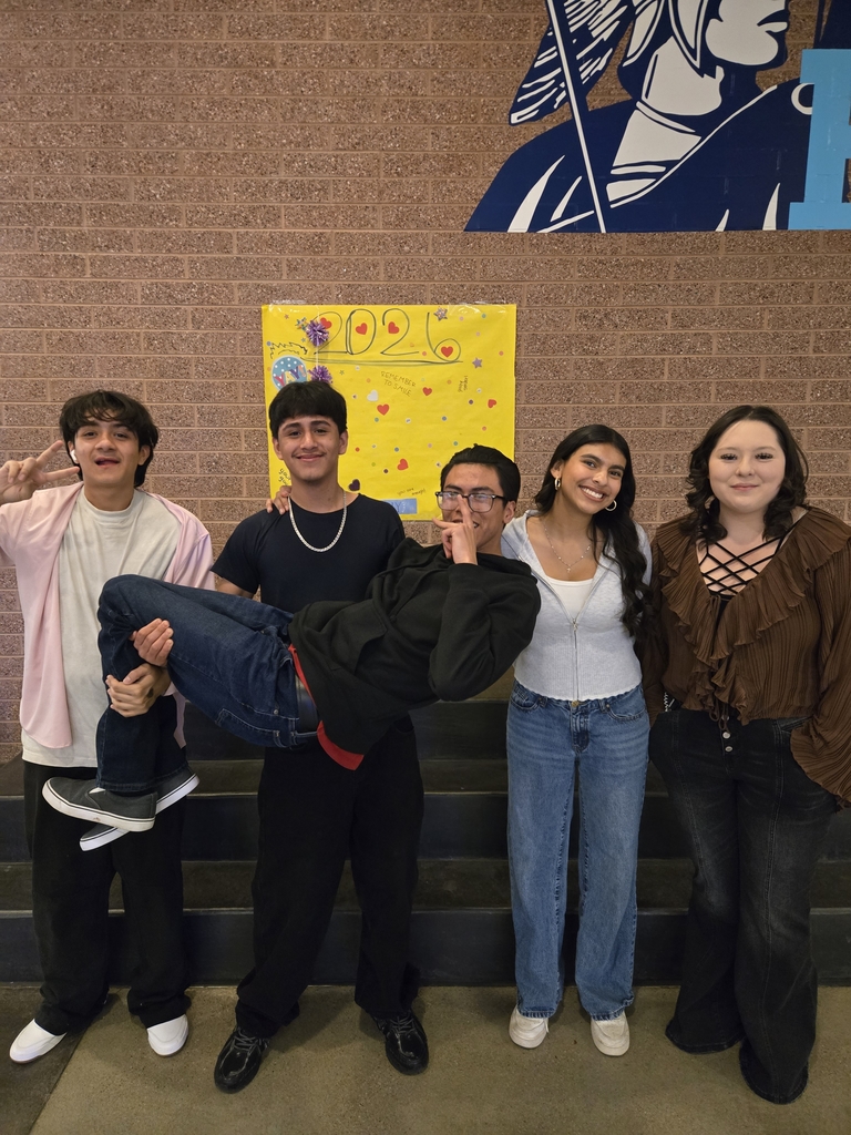 LHS Latinos in Action students posing for a picture