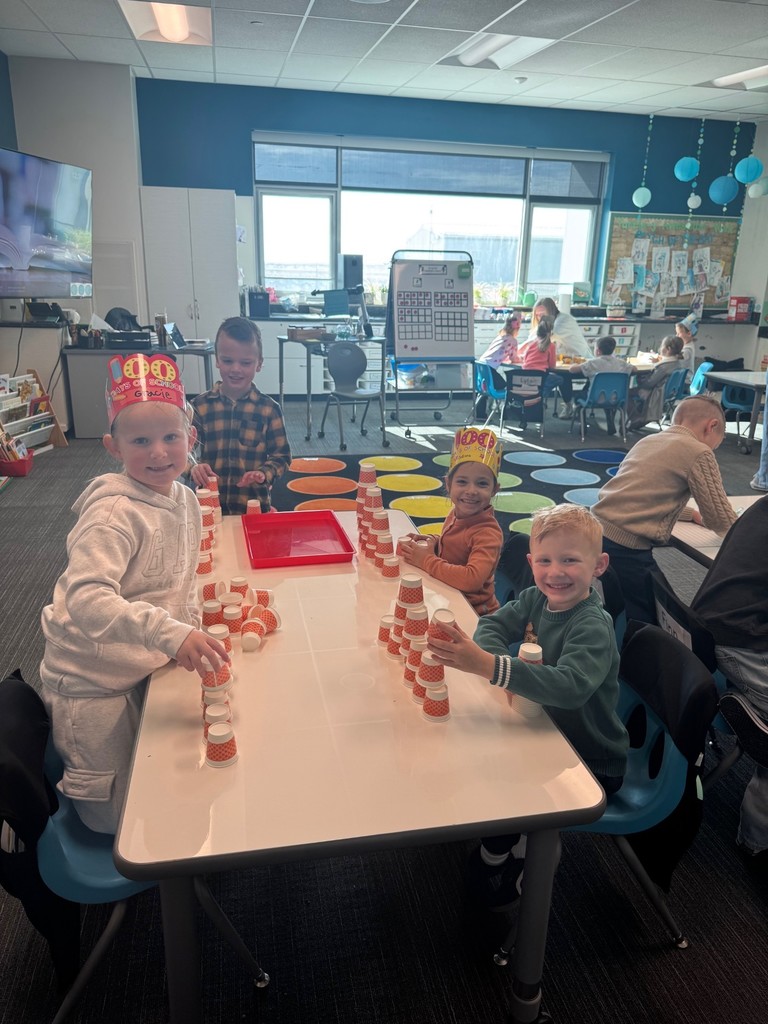 students in kindergarten celebrating 100 days of school