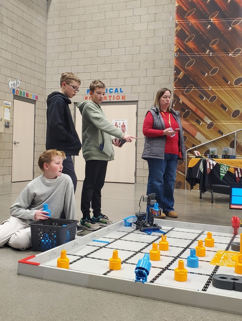 Grinding Gears team in action.