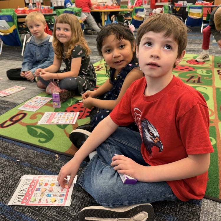 kids at their Valentine's Day party! 