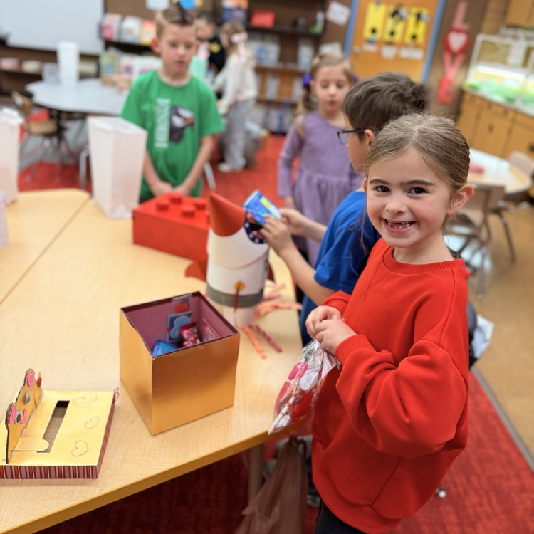 kids at their Valentine's Day party! 