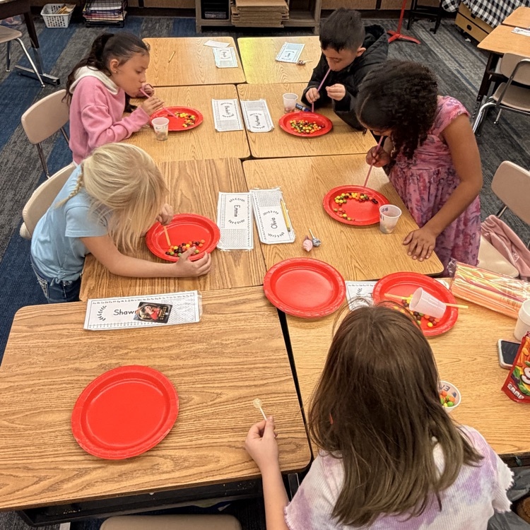 kids at their Valentine's Day party! 