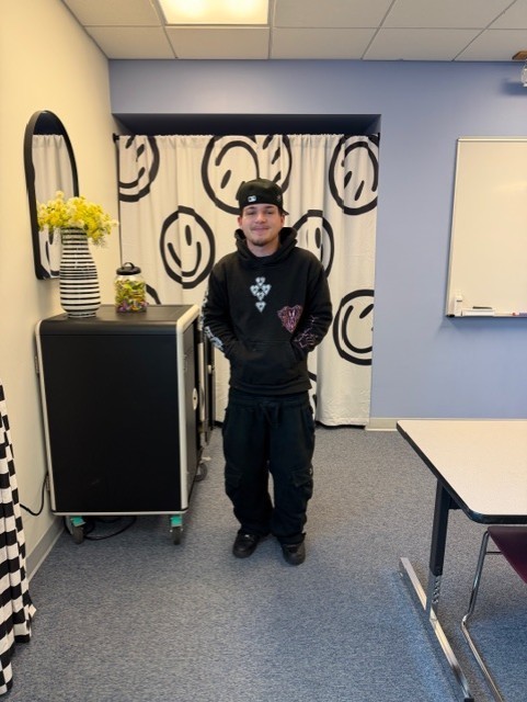 picture of Caleb Knudson who achieved his high school diploma