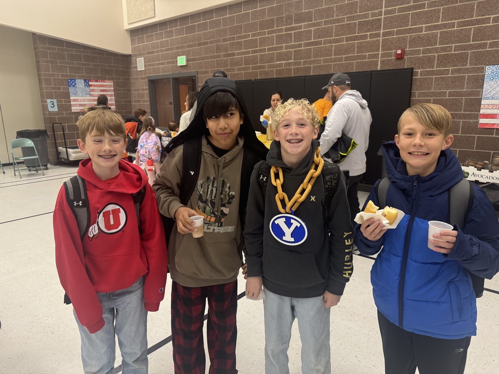 parents and students at donuts and grownups event